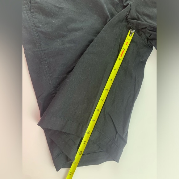 Dockers Womens Black Bermuda Shorts Mid-Rise Flat Front Curvy Size 12 - Picture 11 of 11